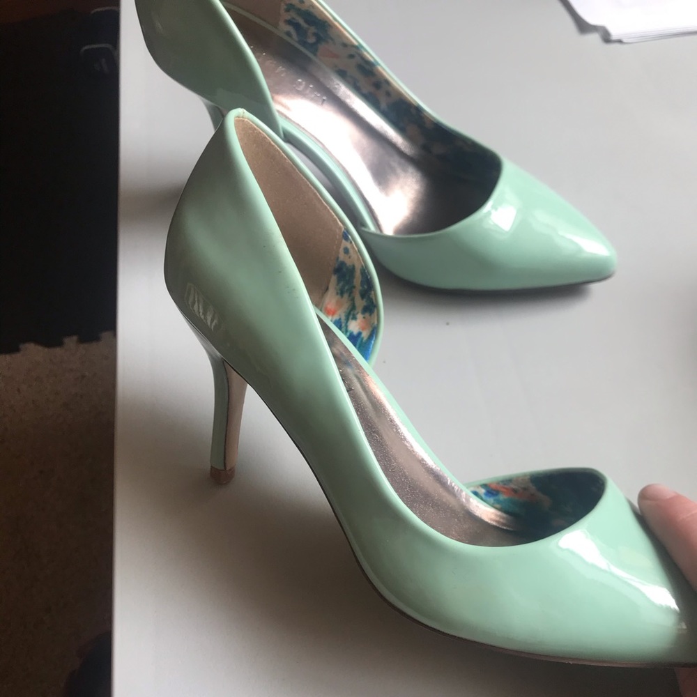 Detailed mint green madden girl 2.5” heels
